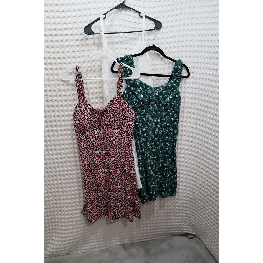 Bundle of womens size M summer dresses. White is NWT
